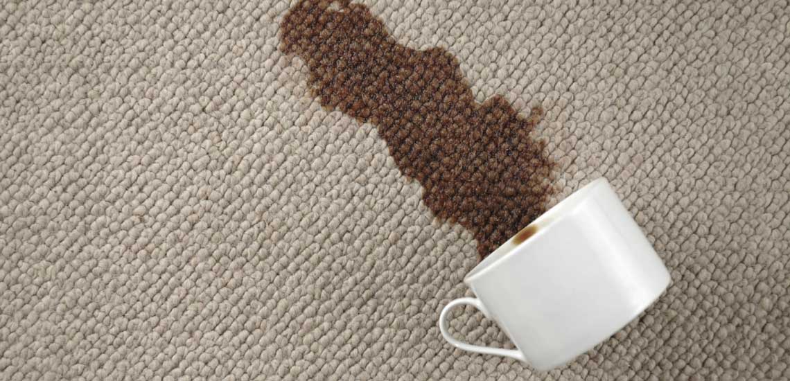ریختن قهوه روی فرش و لک شدن فرش